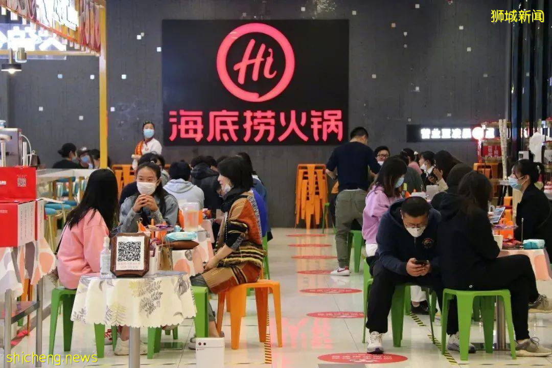 剛剛，新加坡首富換人了！究竟是誰打敗了海底撈創始人