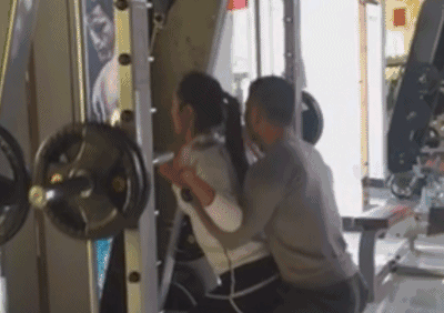 妹纸在新加坡健身风险这么大,色狼教练直接冲进女浴室拍照