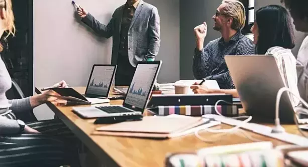 新加坡就业率回升!逾九成理工学院毕业生半年内成功就业