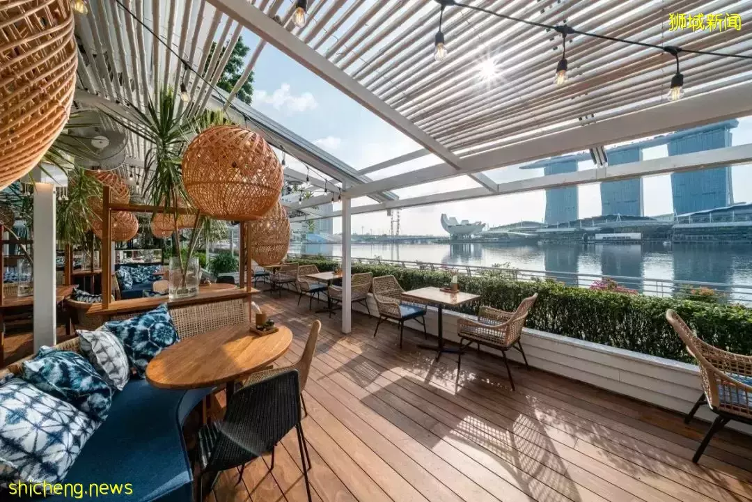 孙燕姿最爱的PS. Cafe开日料店!滨海湾的一线美景,太享受了