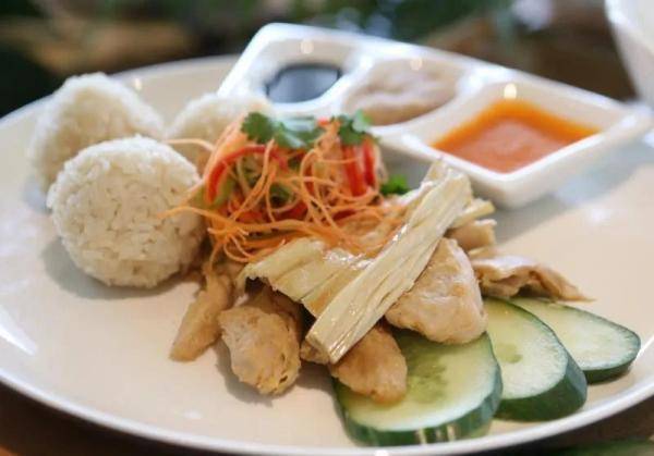 新加坡 吸引人们来,靠的不仅是颜值,还有才华