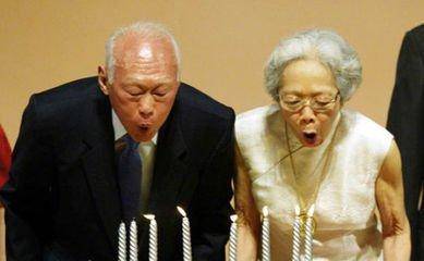 新加坡国父李光耀一族,高智商的祖孙三代,无人可敌的学霸之家