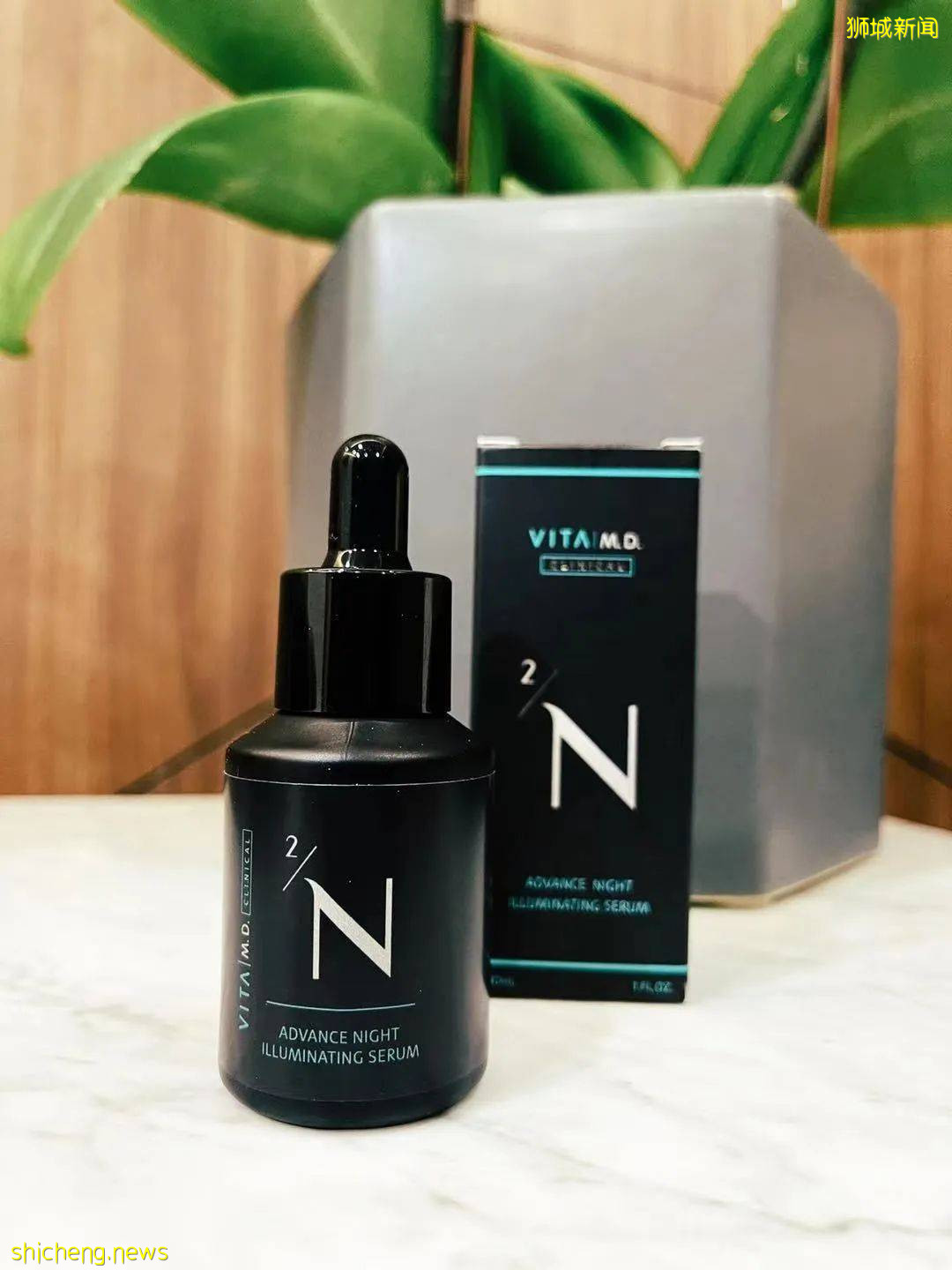 新加坡童年女神隐婚10年，41岁嫁富豪老公，50岁美成了天仙