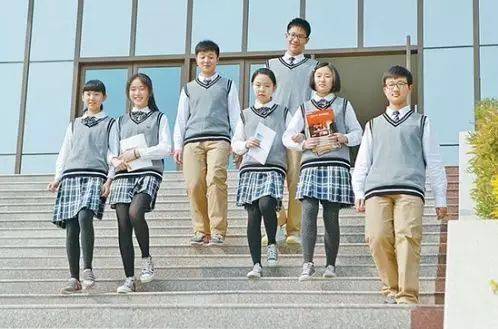 中国和新加坡的教育差距从小学开始