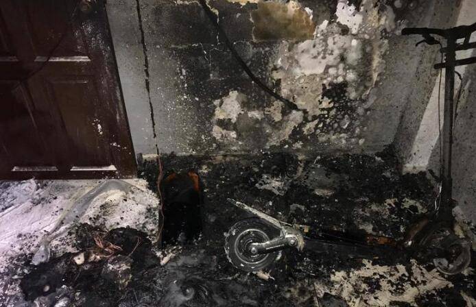 40分钟两起电动车起火事件，新加坡电动车准入政策是吃干饭的