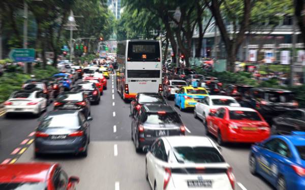 部分外籍人士即日起 可上网申请更新狮城驾照