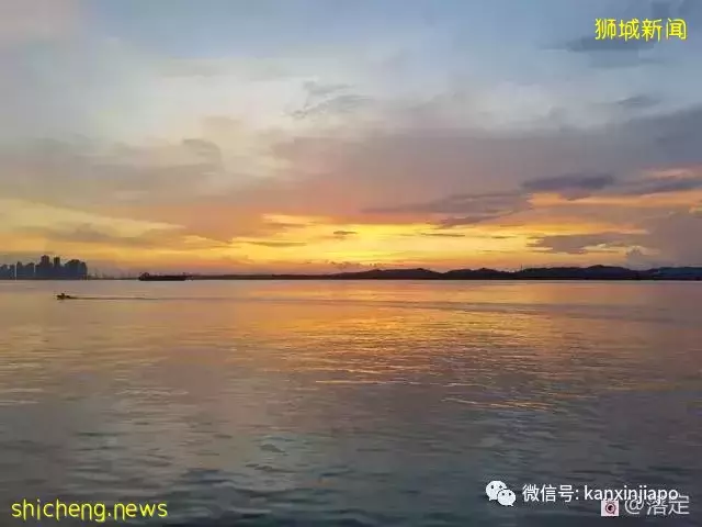 在新加坡看落霞云归，远眺柔佛海峡灯塔复明
