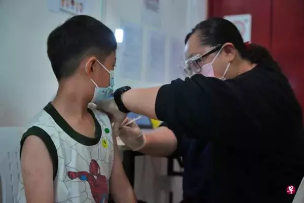 狮城约2万小四至小六生 已接种首剂冠病疫苗