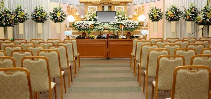 殡儀館女老板誤殺前男友?事後設靈化妝,親自送走愛人