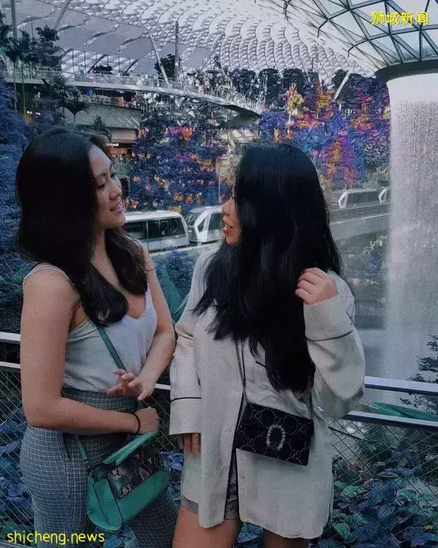 新加坡24岁美女遭热议!和闺蜜“结婚”变伴侣,男友竟愿意