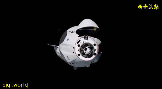 馬斯克再次創造航天曆史!SpaceX新“奮進號”成功對接空間站!