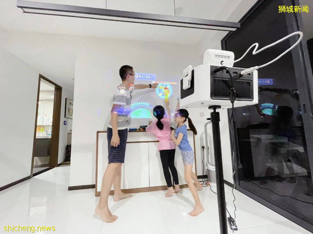 高科技！新加坡家庭必備的宅家神器，運動、教育、遊戲、投影儀功能......都有