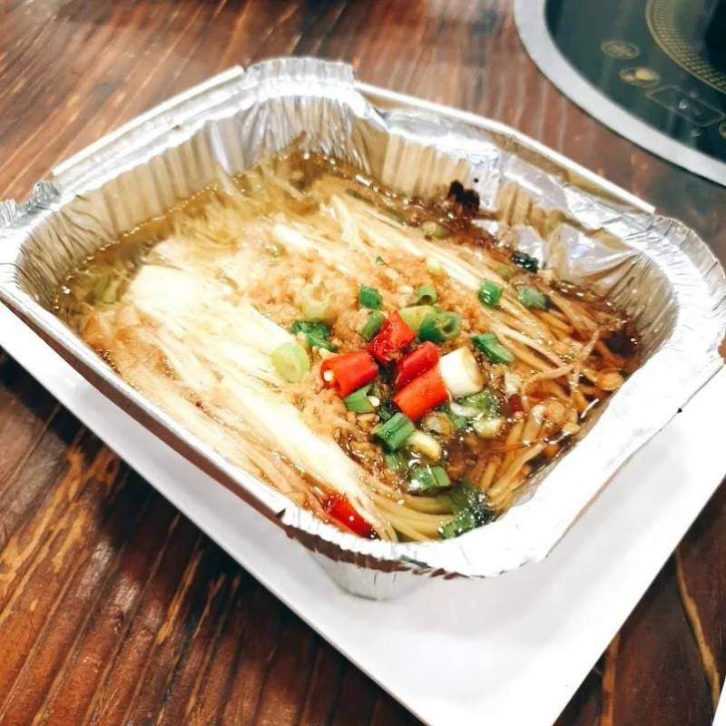 想家的老鐵們來個熱乎乎的“東北鐵鍋炖”吧