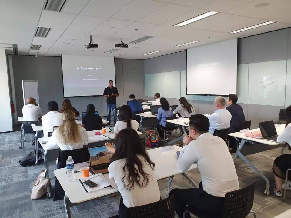 科廷新加坡叒叒叒拿第一了!連續3年就業率第一 + 全球前1%大學,奧利給