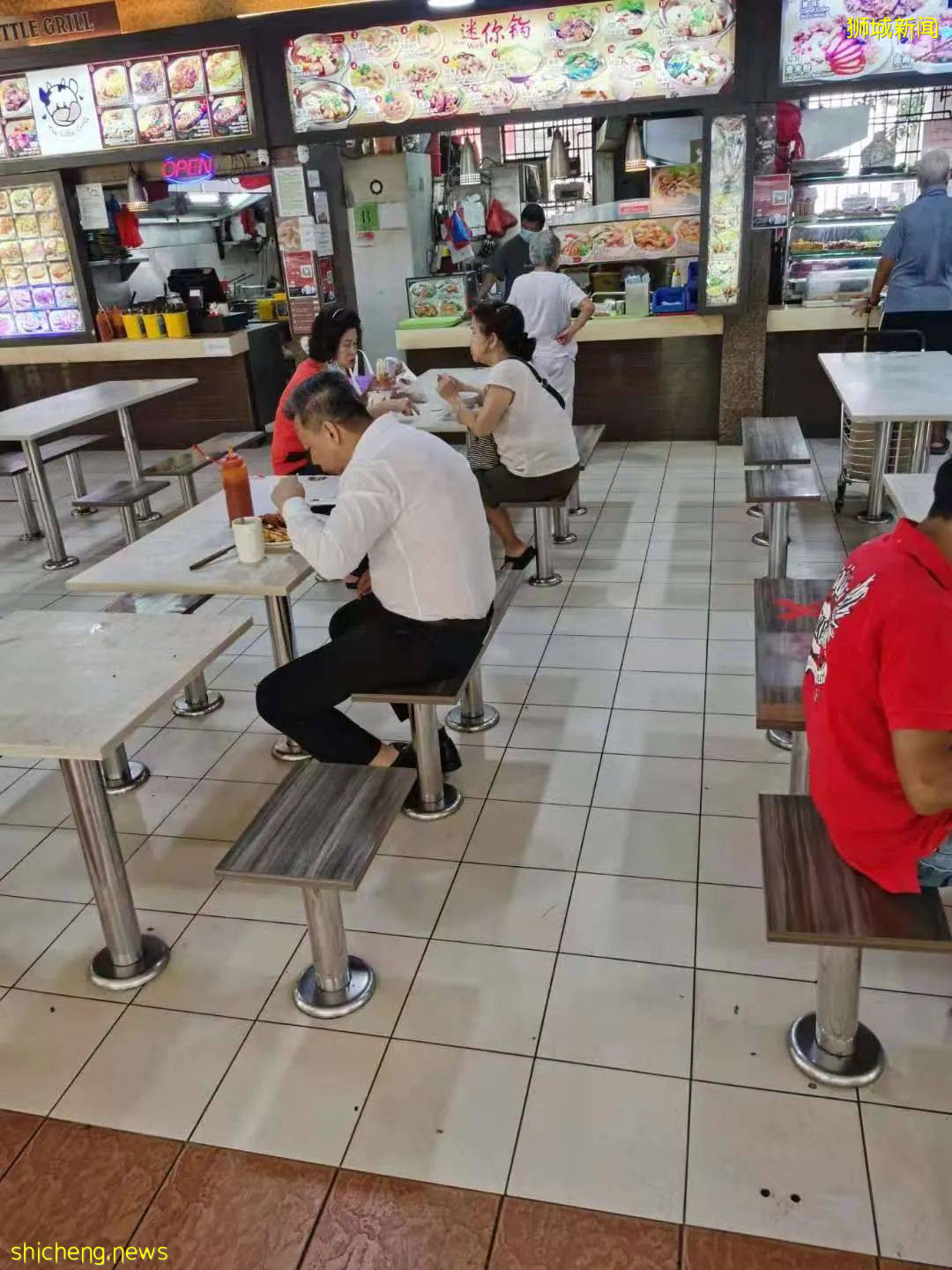 科興在新加坡瘋狂受歡迎,診所外排隊十幾米!供不應求!實拍堂食第一天,人突然多了