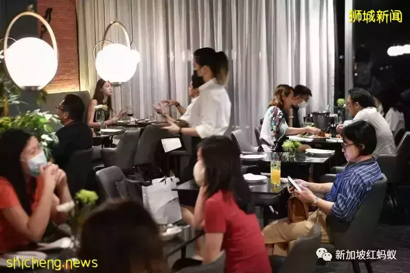 想求职或转换跑道者 可留意2022年新加坡表现不俗的四大行业 .