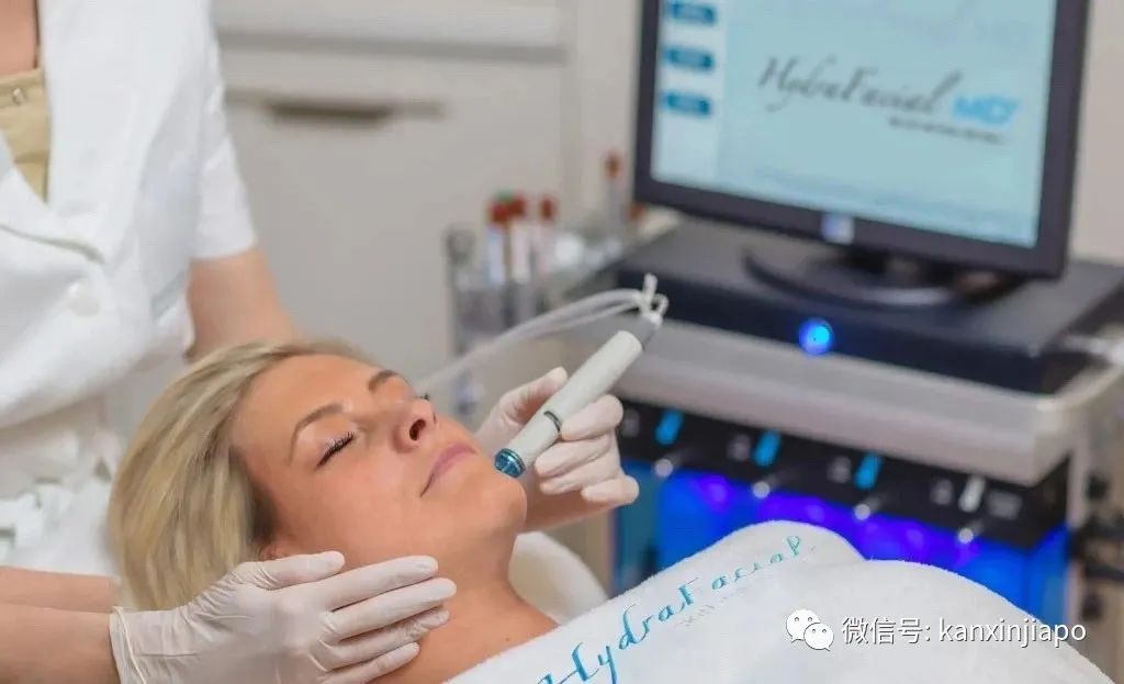 叮咚!@小仙女,己悦医美正在派送你的圣诞礼物...