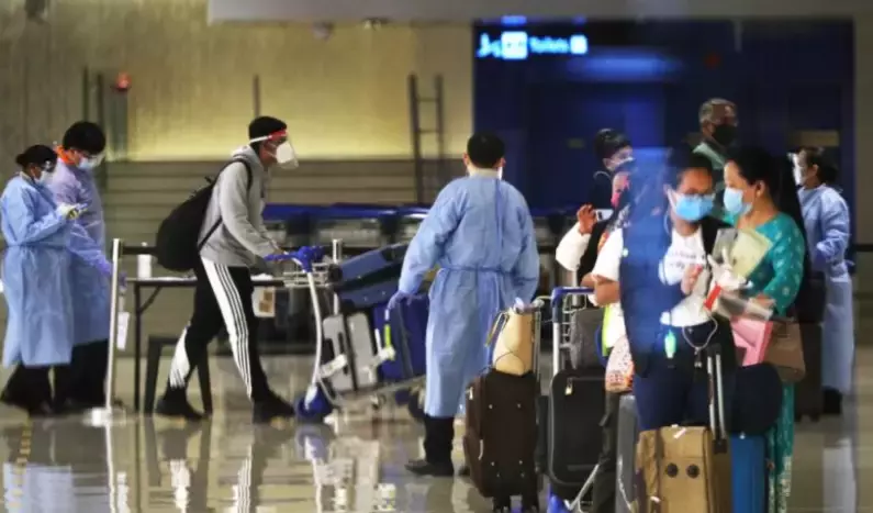 公然違規!新加坡克拉碼頭百人狂歡跨年: 不戴口罩、貼面跳舞!或導致超級傳播