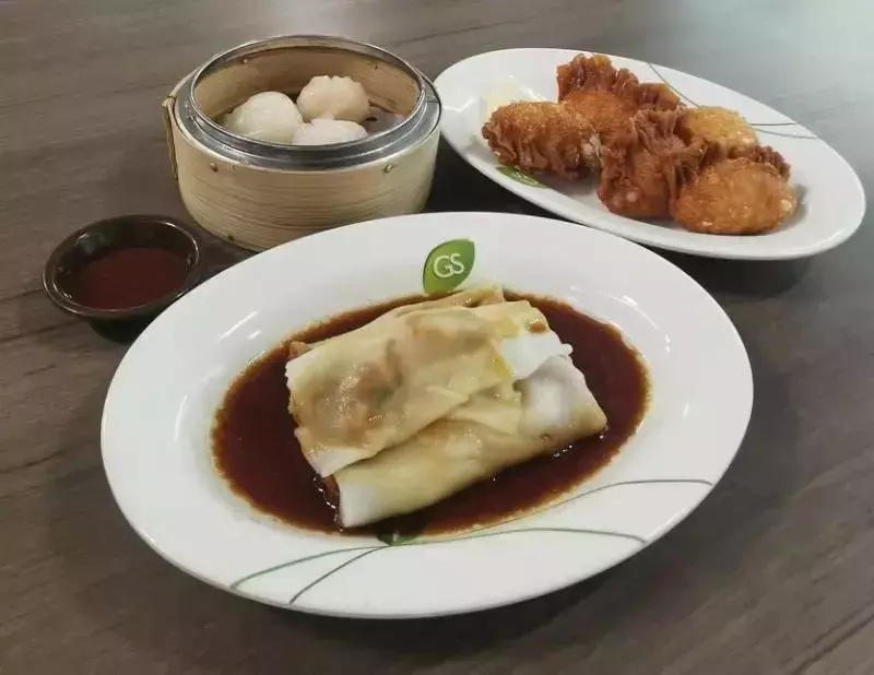 新加坡这款油鸡不配辣椒酱姜蓉,卤水还有蚯蚓,让老饕医生一路支持