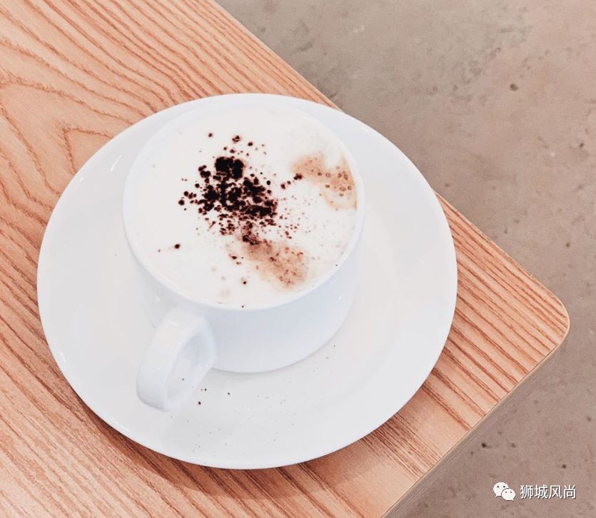 Grillhood Café, serving grilled food in the neighburhood!