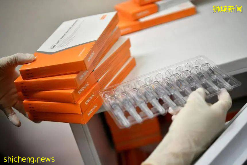 科興在新加坡瘋狂受歡迎,診所外排隊十幾米!供不應求!實拍堂食第一天,人突然多了