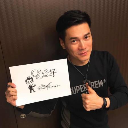 因疫情滞留加拿大 关德辉危机变商机 推护肤品