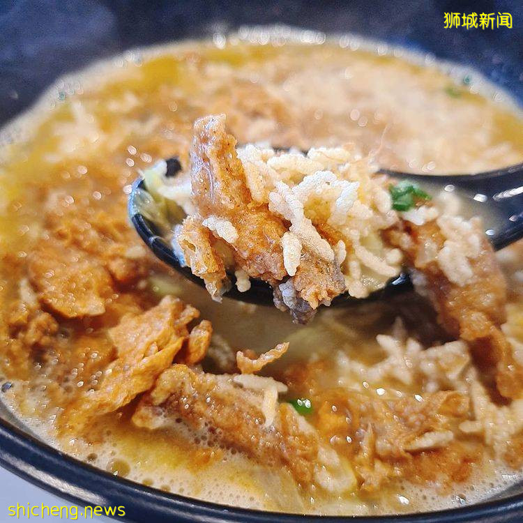 搜罗新加坡7大美味泡饭😏汤头鲜甜+米饭香脆+丰富配料、吃完一大碗超有饱足感