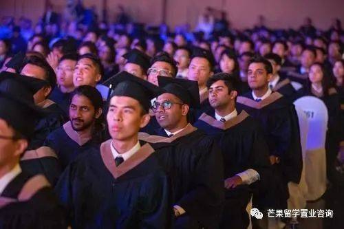 毕业月薪3至5万人民币!新加坡留学生有多少新福利