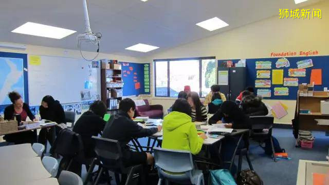 新加坡兩年本科