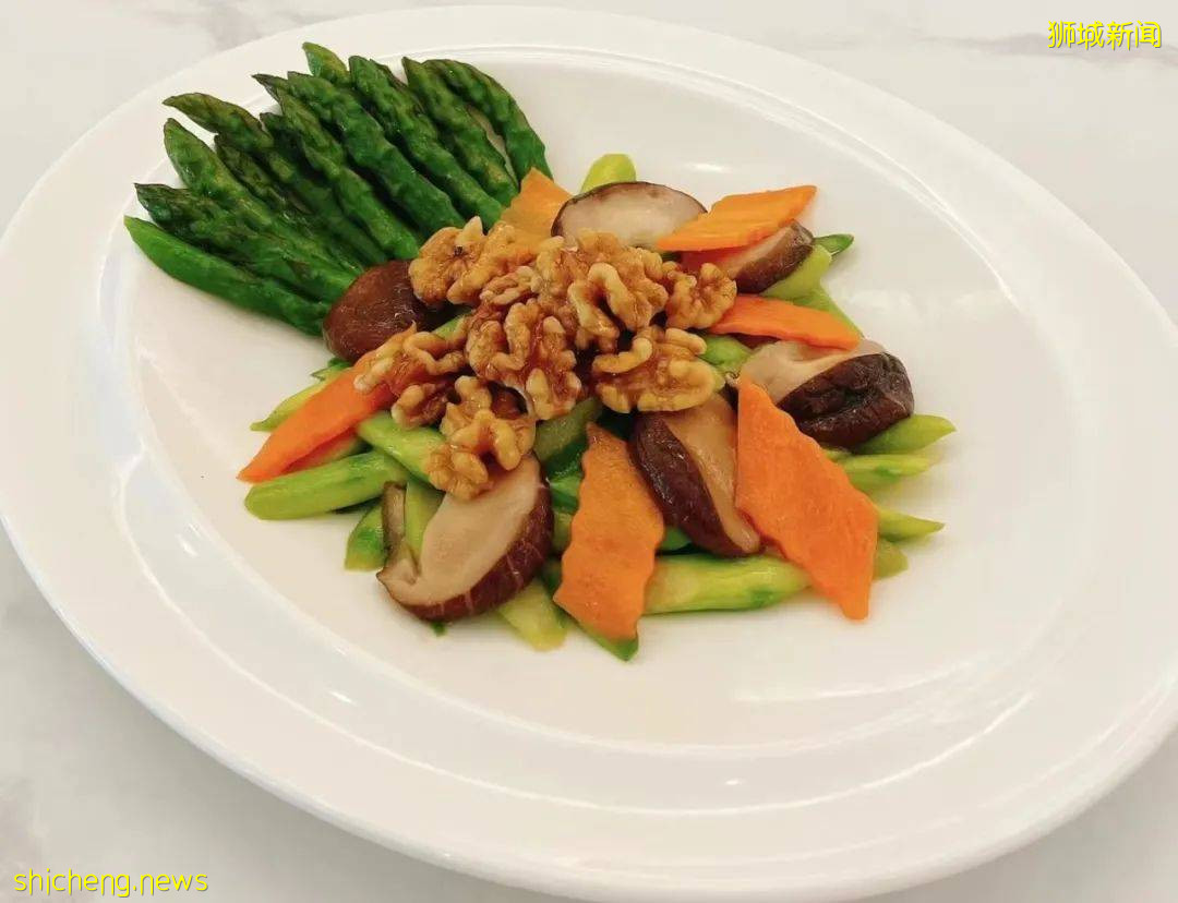 知名本地白米粉联手麻辣小龙虾,今年圣诞最佳气氛组