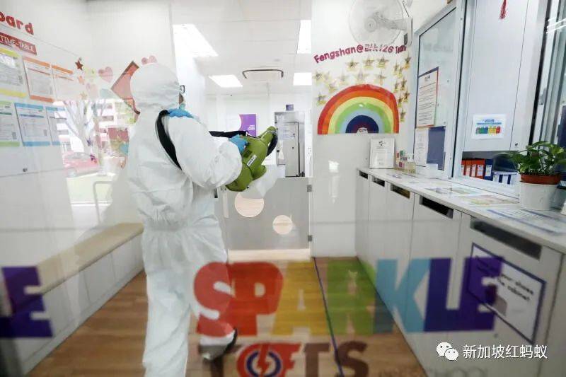 全球多地疫情再次爆發，新加坡憑啥屹立不倒