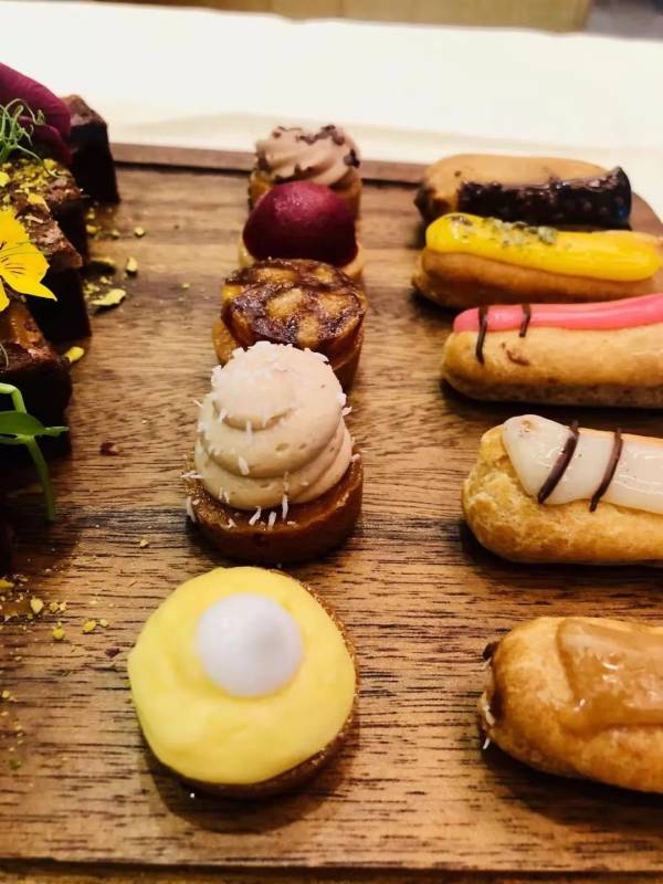 美食博主愛上了皇室禦廚的秘密花園