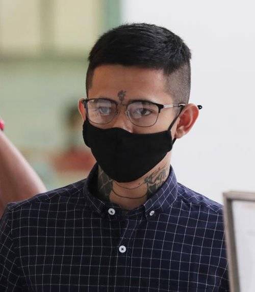 赴新山买枪为友出头 狮城小贩认持军火罪