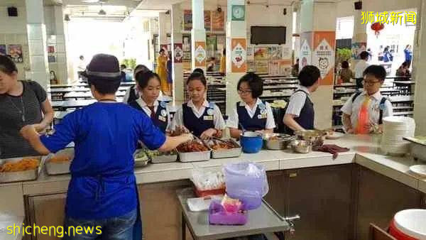 新加坡學生每天睡不夠!專家和家長建議推遲上課時間,可行嗎