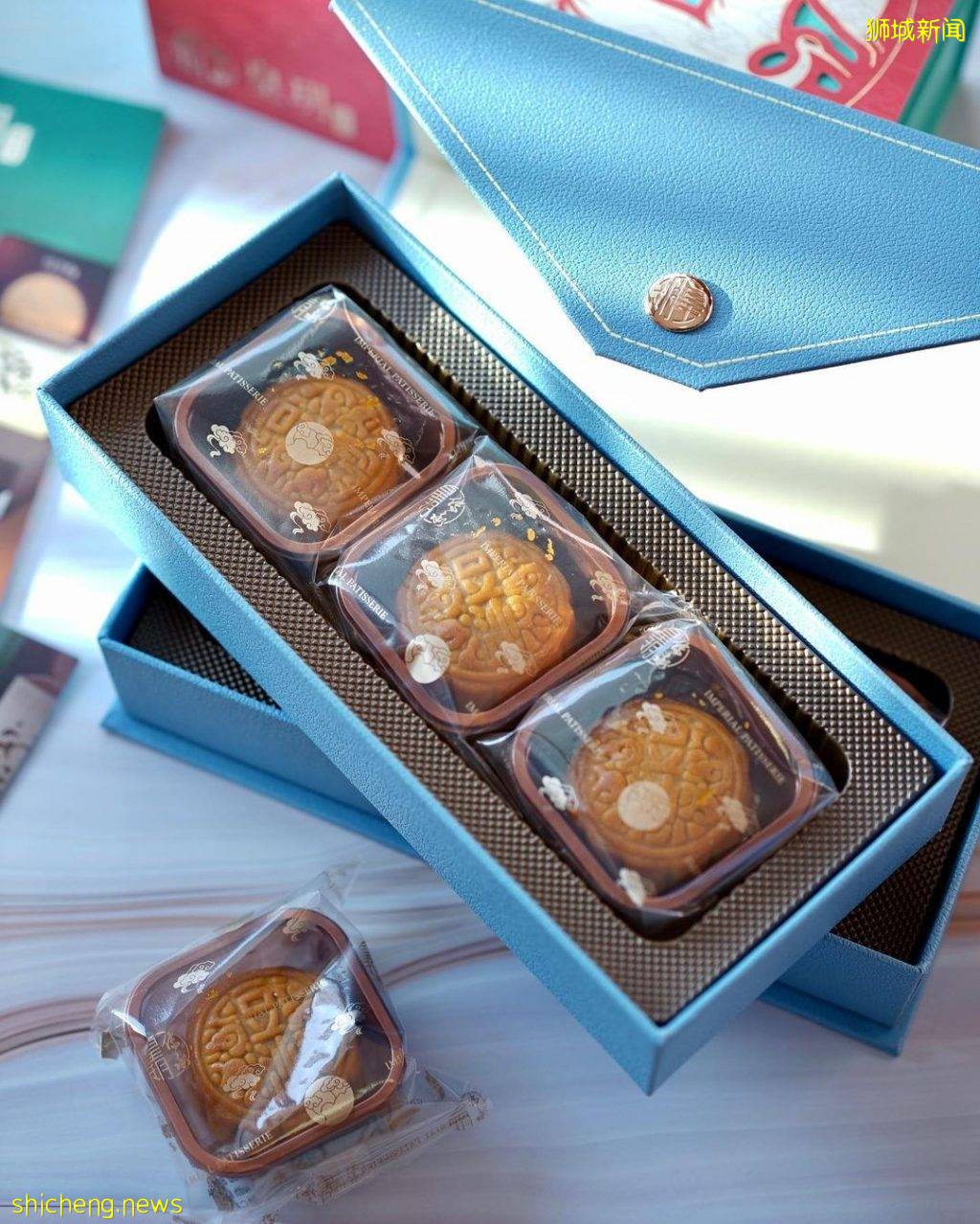 香港排队名店来新加坡!夯到爆的“皇玥饼家” 经典流心奶皇月饼🥮 现在购买可享早鸟特价,还有赠品免费拿