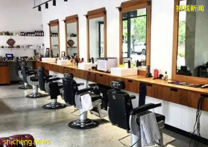 新加坡政府給40萬家庭,發了2000萬的代金券!