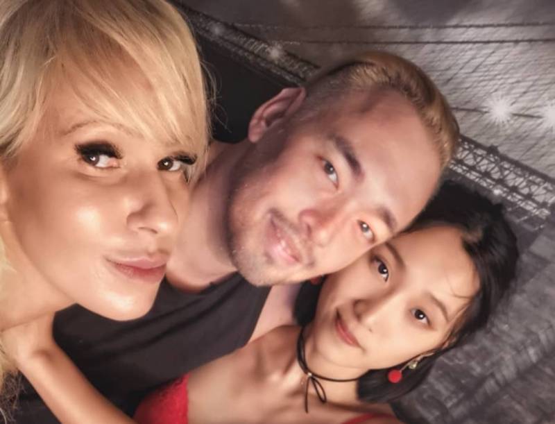 她，22歲中國女留學生，下海後在國外成人網站爆紅！網友評論亮了