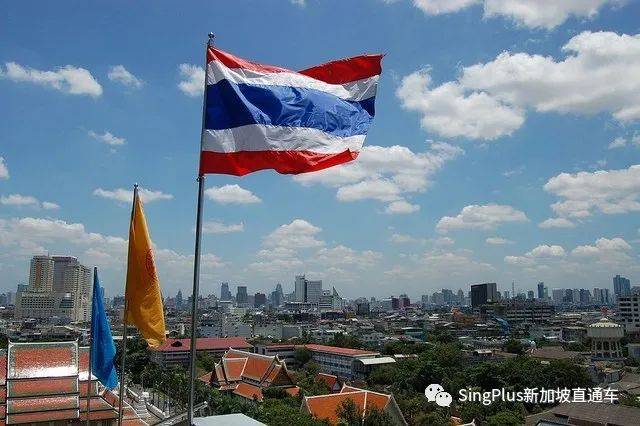 新加坡在抗疫，泰国也在“抗议”，这位邻居是怎么了