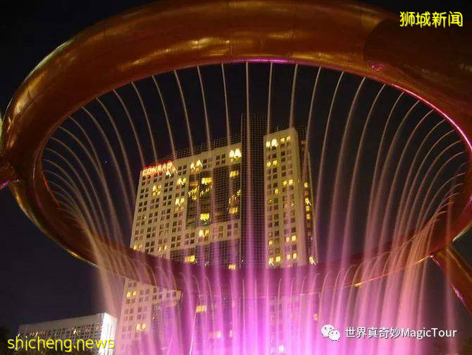 新加坡:令人惊叹的财富喷泉