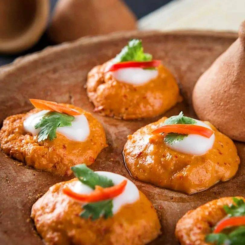 狮城的雨季来一口热辣暖胃的“冬阴功汤”，整个人仿佛回到泰国