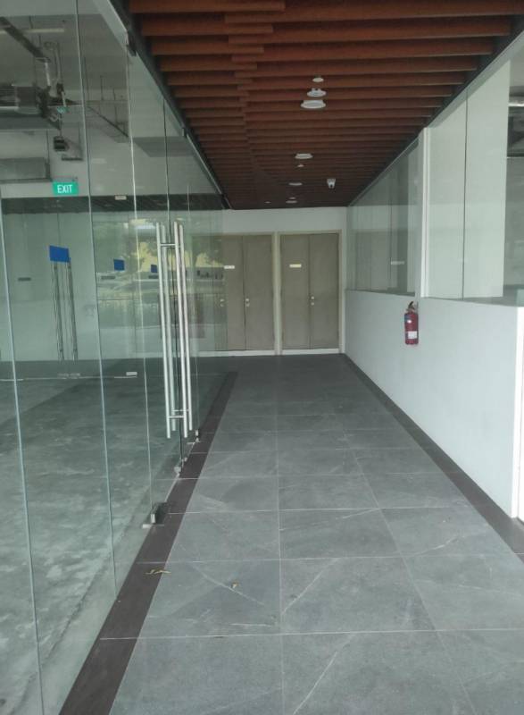 樟宜北路开业没几个月就空置购物中心,居民超级希望有家超市