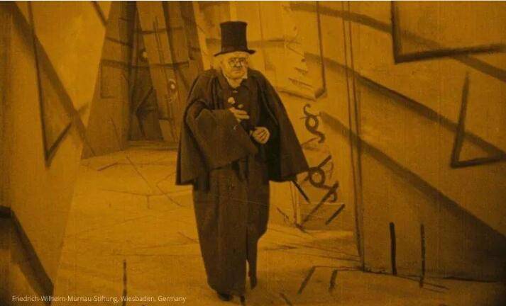 酷帅吸血鬼?俏皮小女巫?走进疫情下的新加坡万圣节