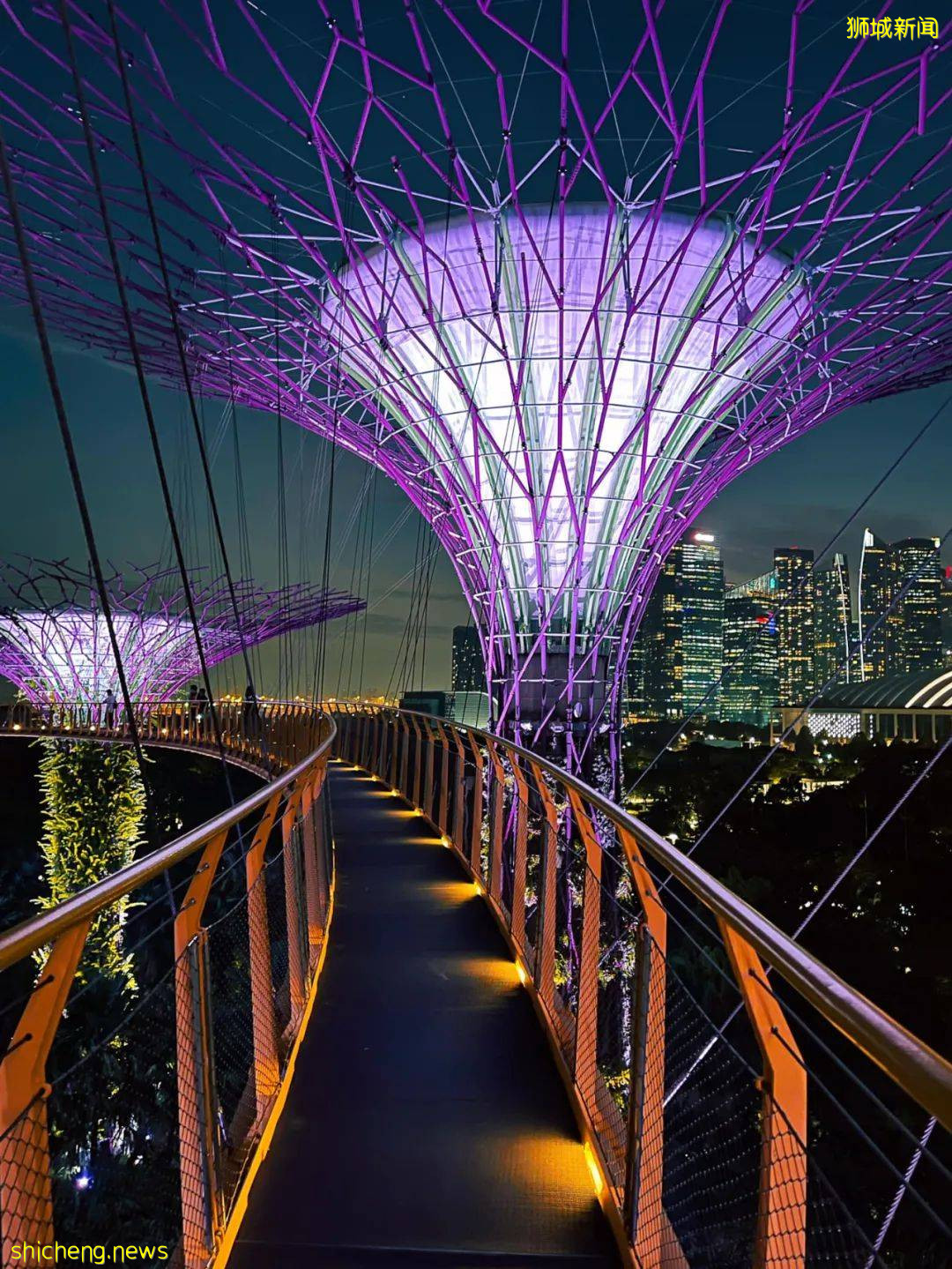 新加坡“遇襲”圖片遭瘋傳，驚現末日場景！魚尾獅斷頭、大樓被腰斬、市中心傾塌成廢墟