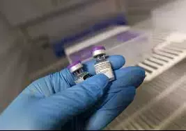 他，一年內兩次感染不同毒株！衛生部：這樣混打疫苗，算追加劑