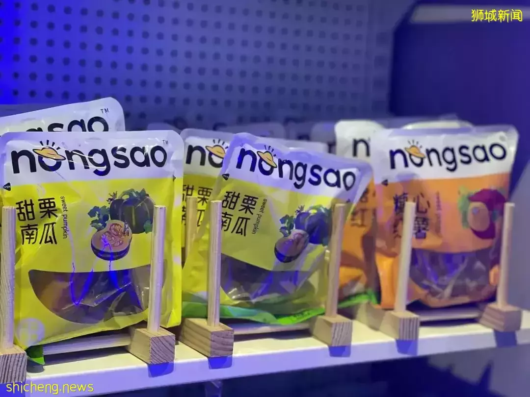 新加坡鸡肉鱼肉价格飙涨!他们排起长长长队,只为吃上这一口饭