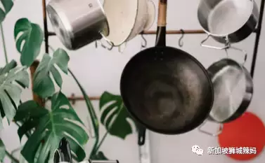 新加坡女傭抽煙、喝酒，晚回家！我到底要怎麽立規矩