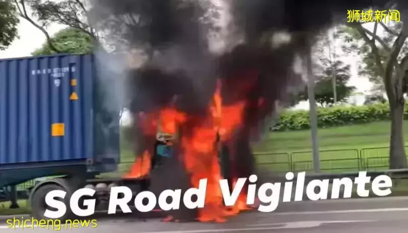 货柜拖车路上狂烧 车头毁幸无人伤