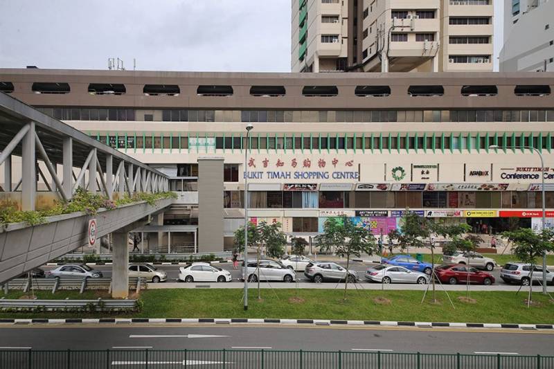 性感按摩女 公然向学生招生意