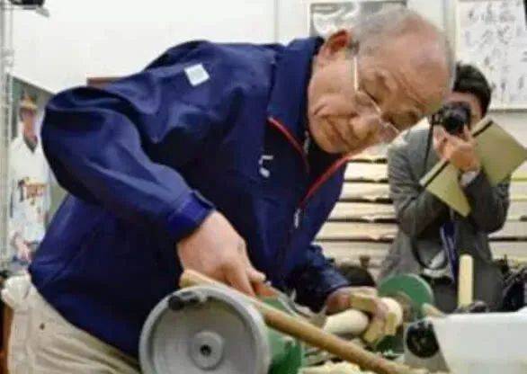 新加坡如何保障老年人的福利？這些政府直接提供的配套計劃，你需要知道