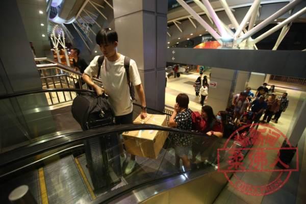 ◤行动管制14天◢被指示掉头返马？ 传越堤族 逾时禁通关